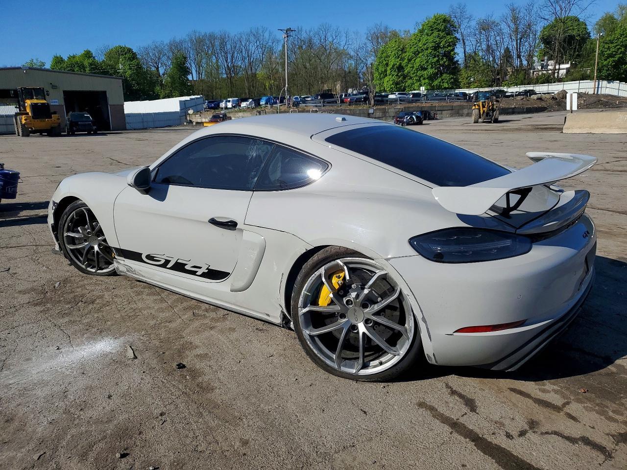 2022 Porsche Cayman Gt4 - zdjęcie 2