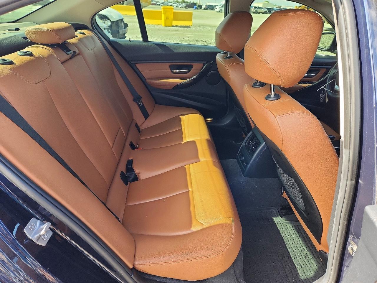 2015 BMW 335 Xi - zdjęcie 10