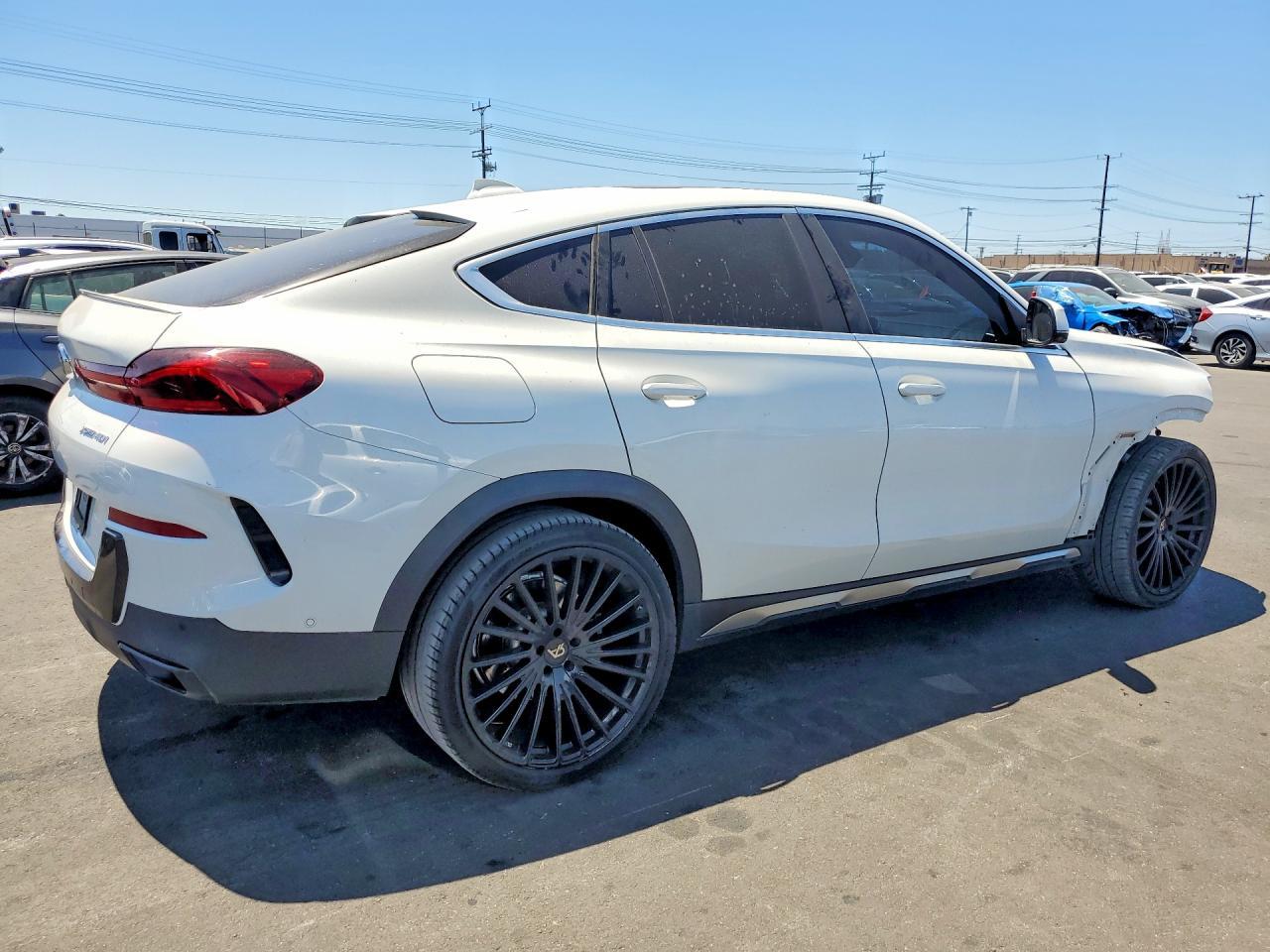 2021 BMW X6 xDrive40I - zdjęcie 3