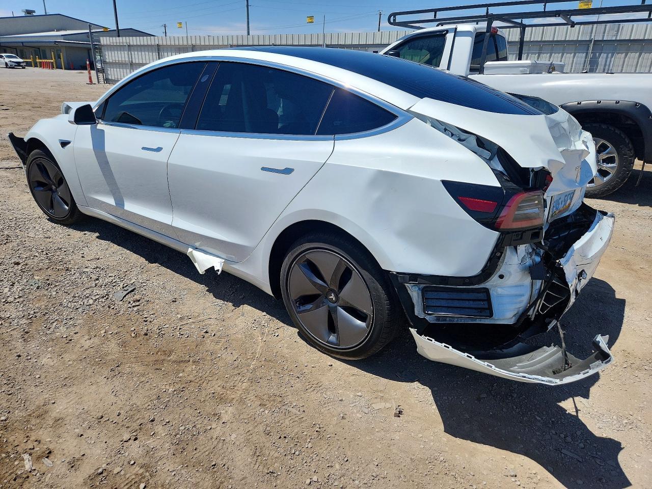 2019 Tesla Model 3 - zdjęcie 2