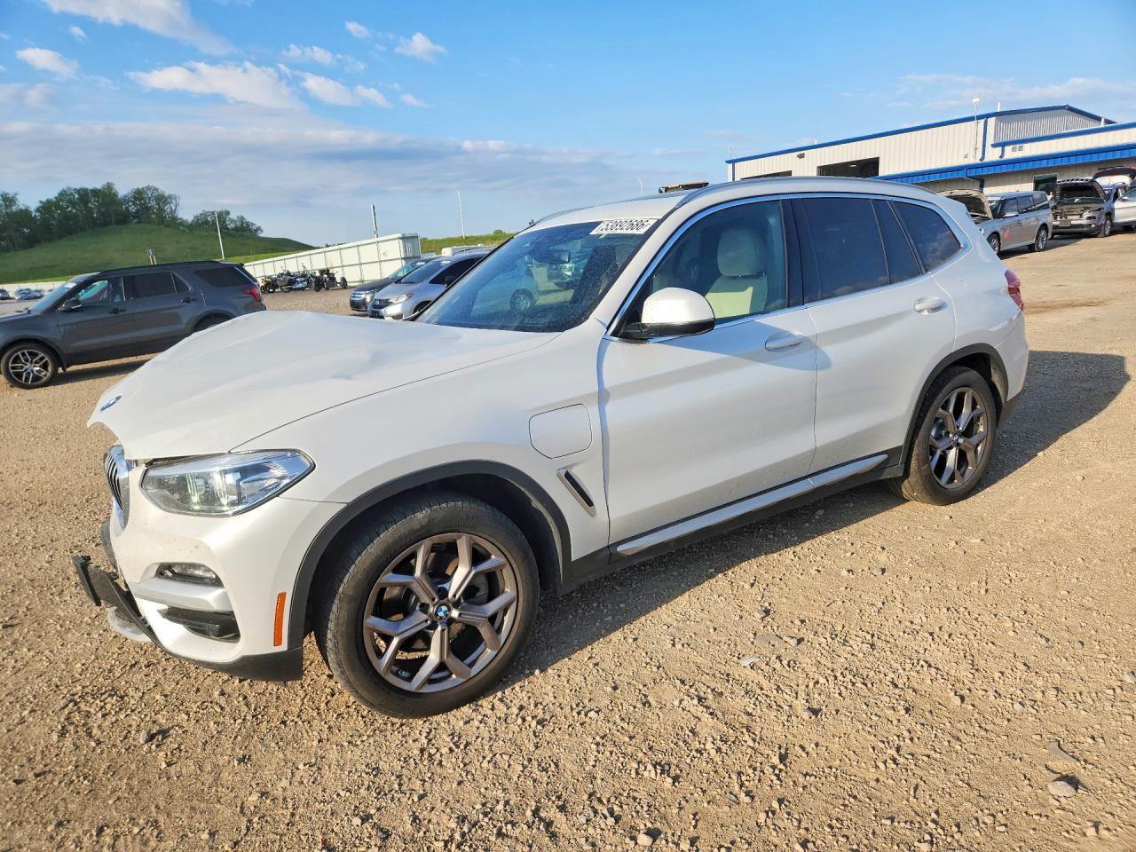 2021 BMW X3 xDrive30E - zdjęcie główne