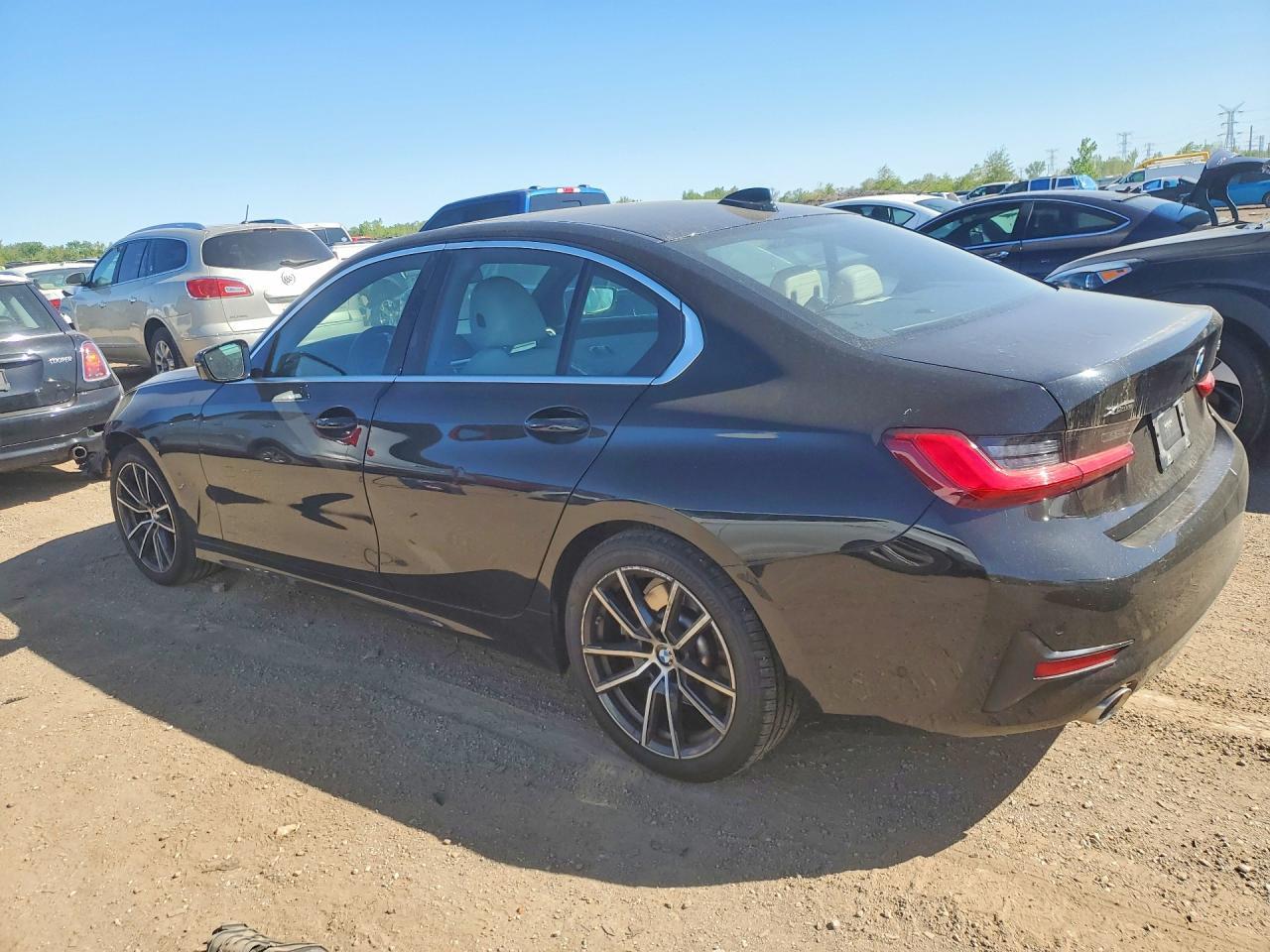 2021 BMW 330Xi - zdjęcie 2