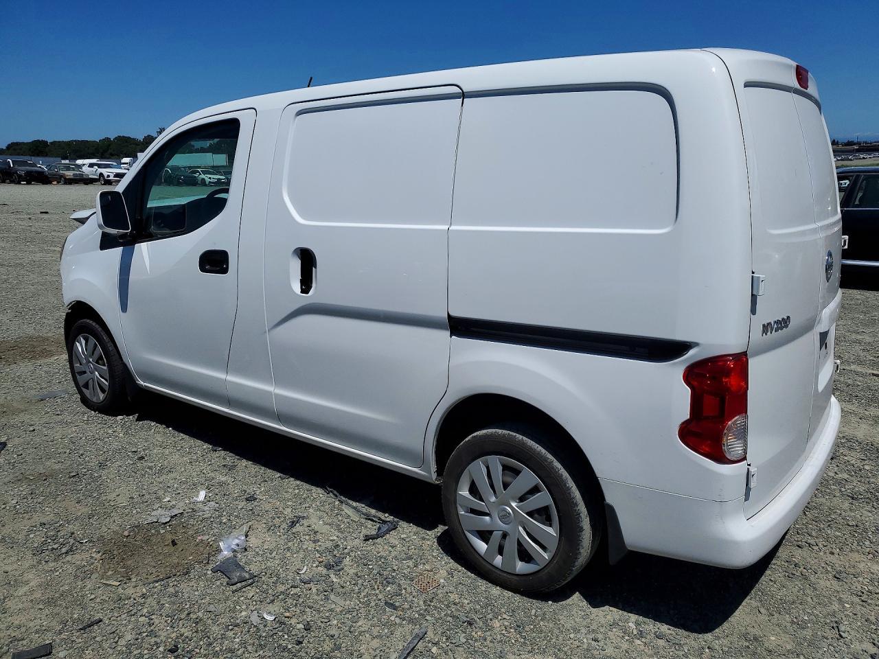 Nissan NV - zdjęcie 2