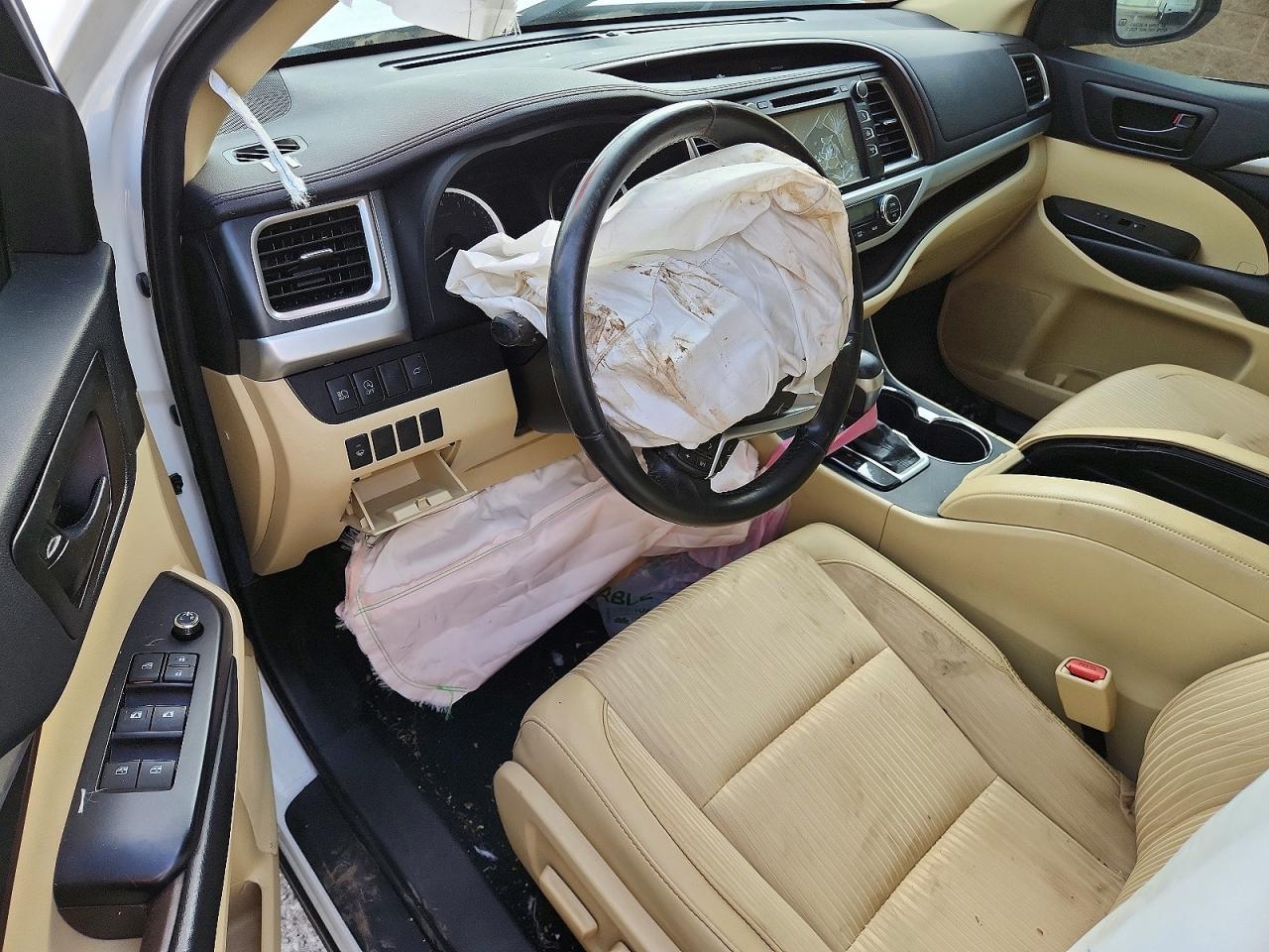 2019 Toyota Highlander Le Plus - zdjęcie 8