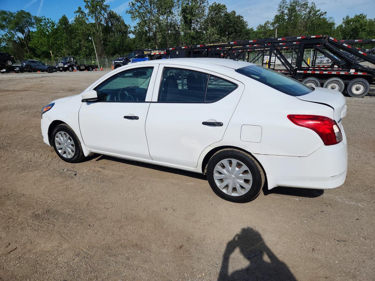 2016 Nissan Versa 1.6 S - zdjęcie 2