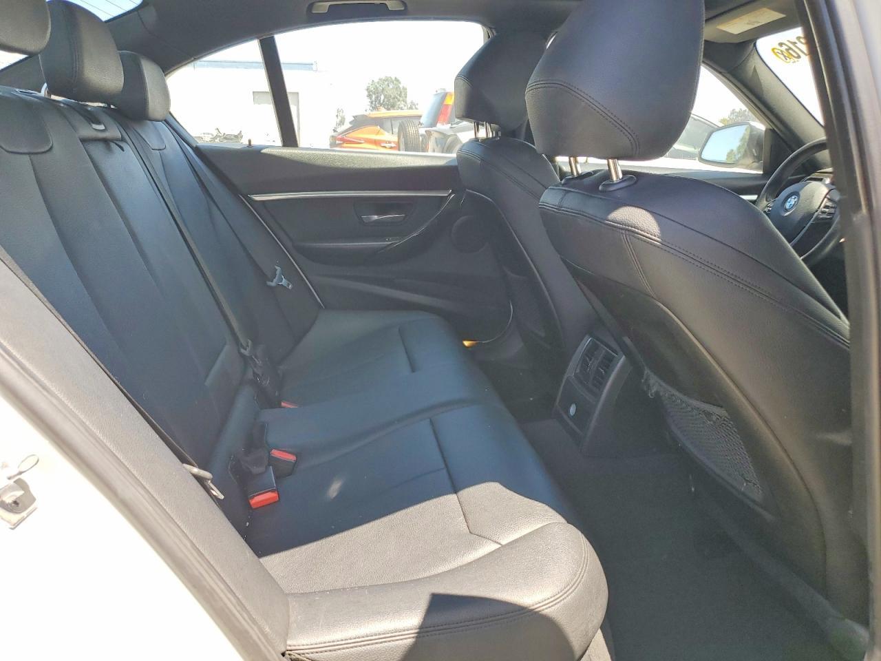 2017 BMW 330E - zdjęcie 10
