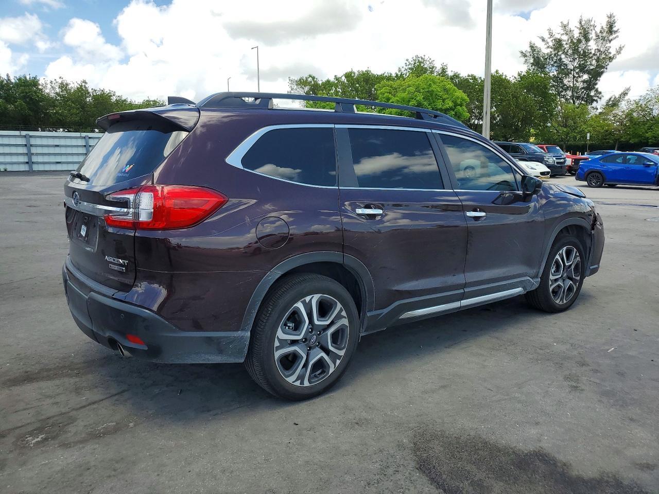 2025 Subaru Ascent Touring - zdjęcie 3