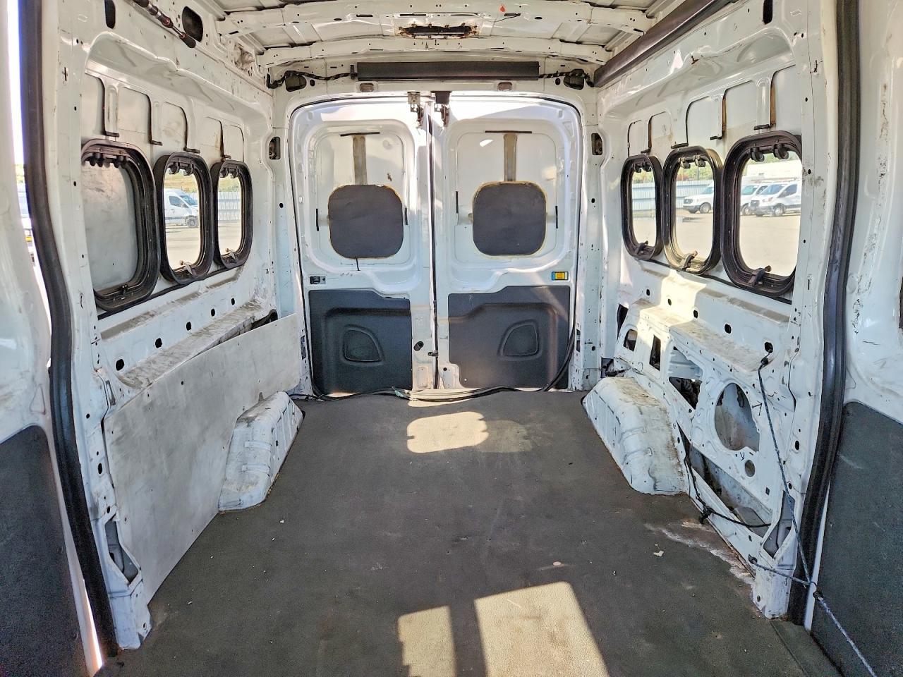 2016 Ford Transit T-150 - zdjęcie 10