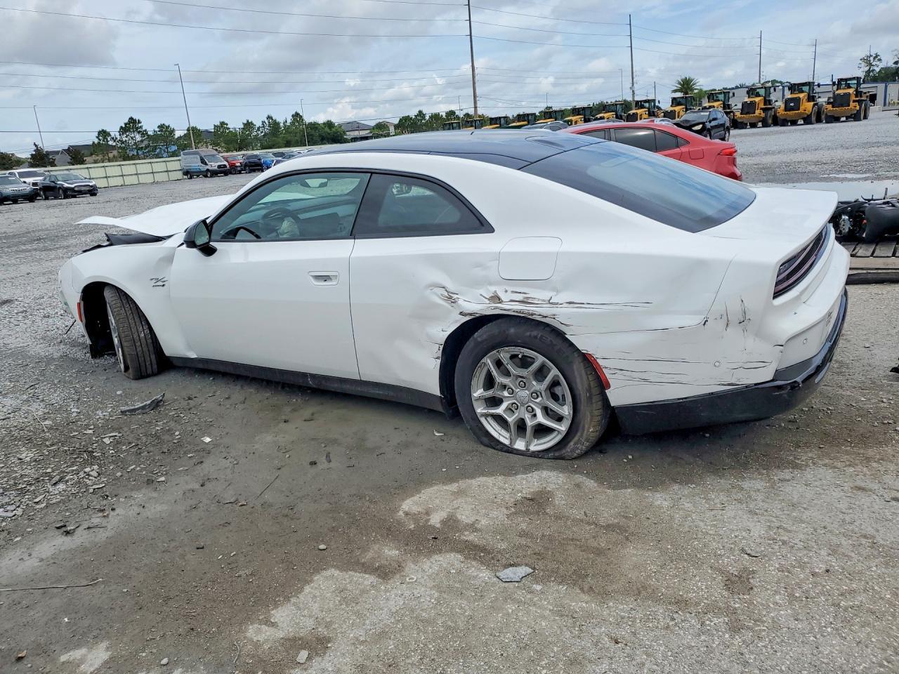 2025 Dodge Charger Daytona R - zdjęcie 2
