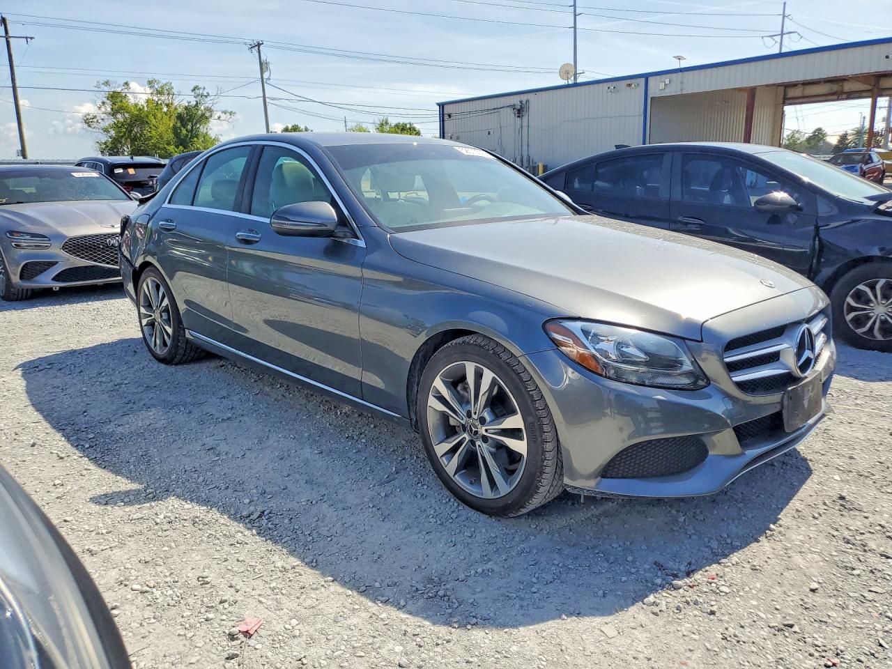 2018 Mercedes-Benz C 300 - zdjęcie 4