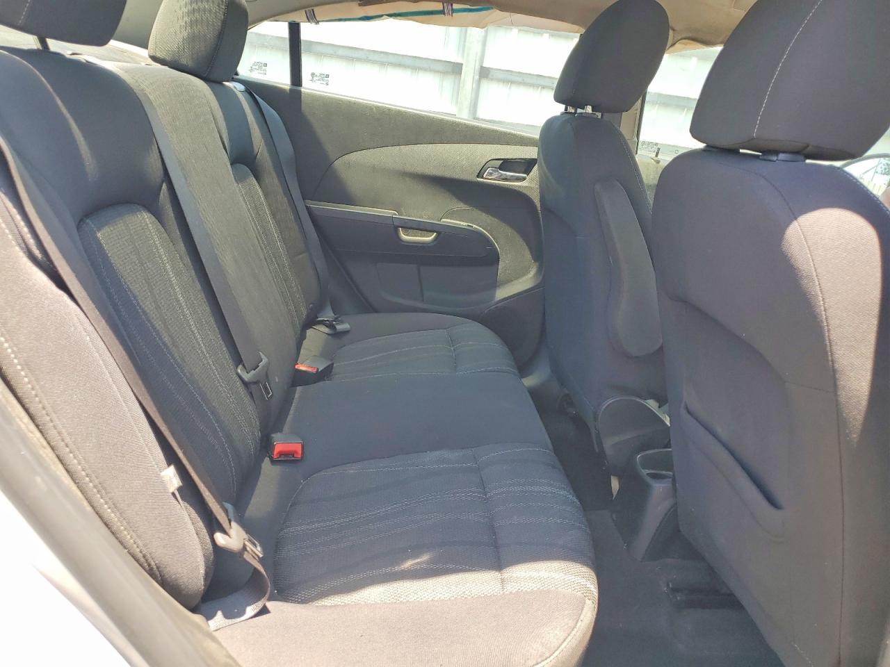 2017 Chevrolet Sonic Lt - zdjęcie 10