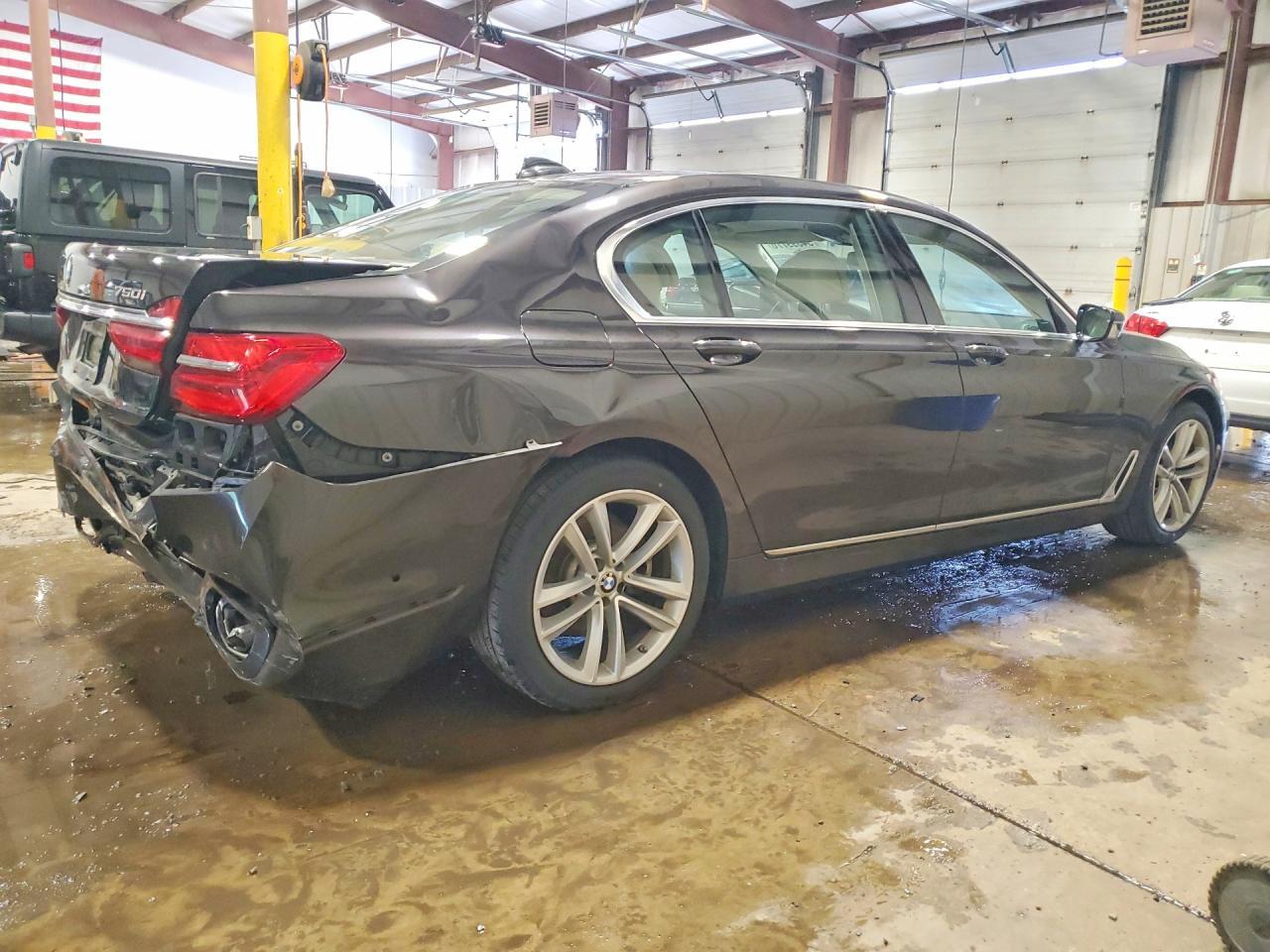 2016 BMW Seria 7 750i - zdjęcie 3