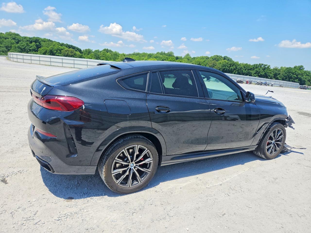 2022 BMW X6 xDrive40I - zdjęcie 3