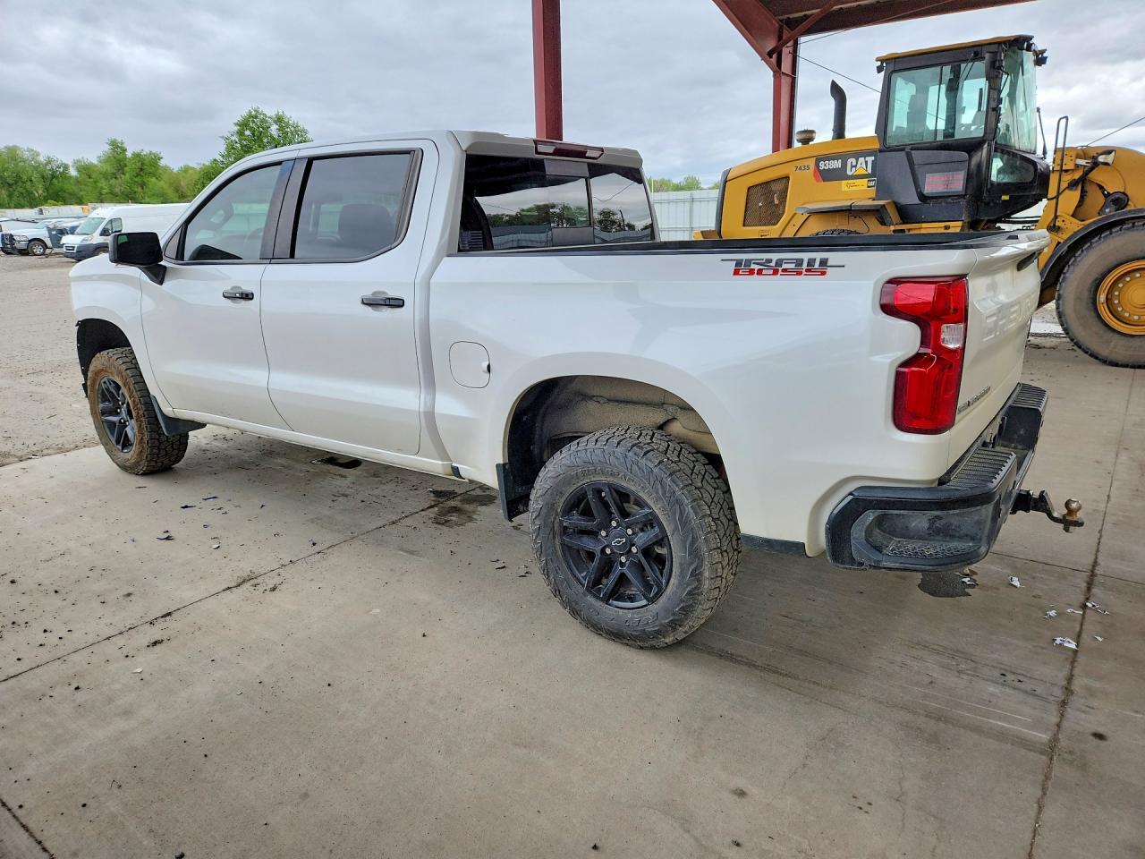 2021 Chevrolet Silverado K1500 Lt Trail Boss - zdjęcie 2