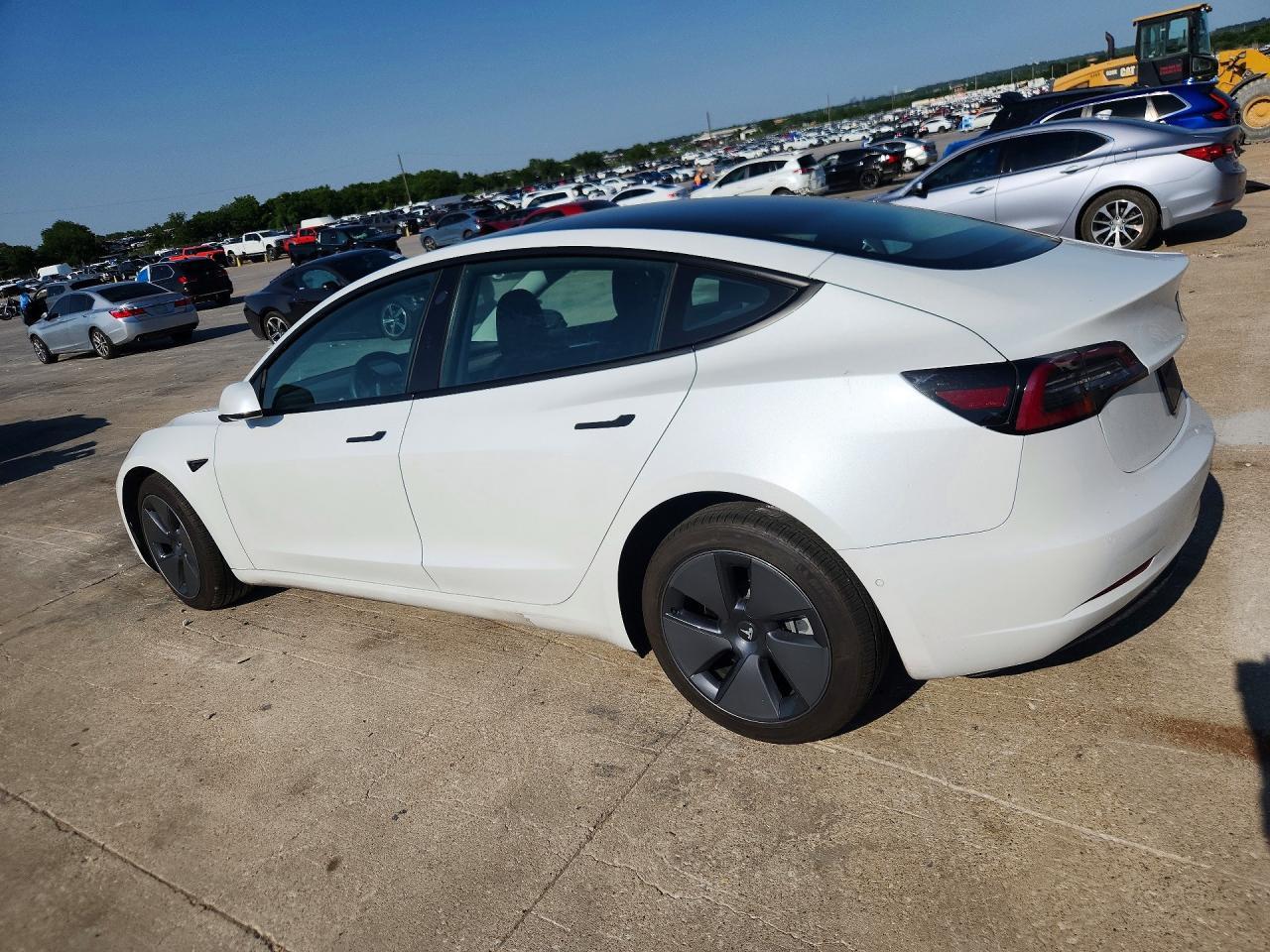 2022 Tesla Model 3 - zdjęcie 2