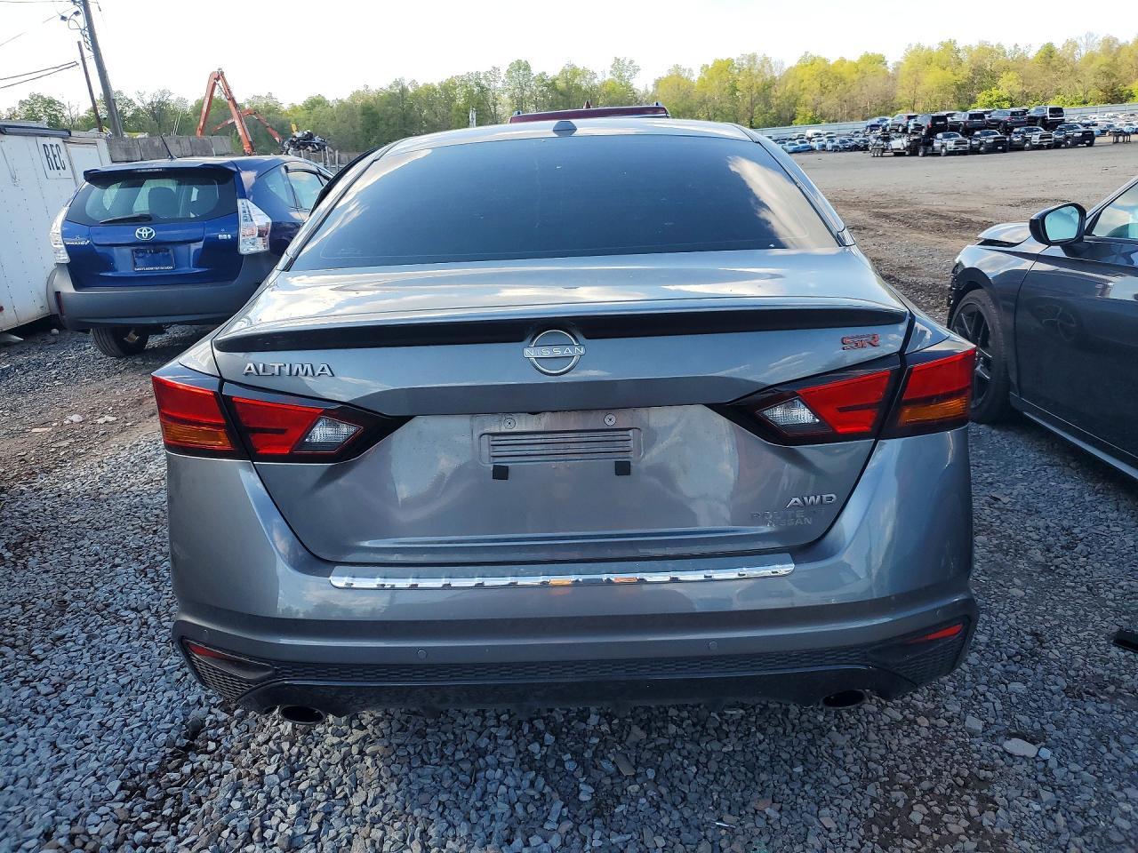 2023 Nissan Altima Sr - zdjęcie 11