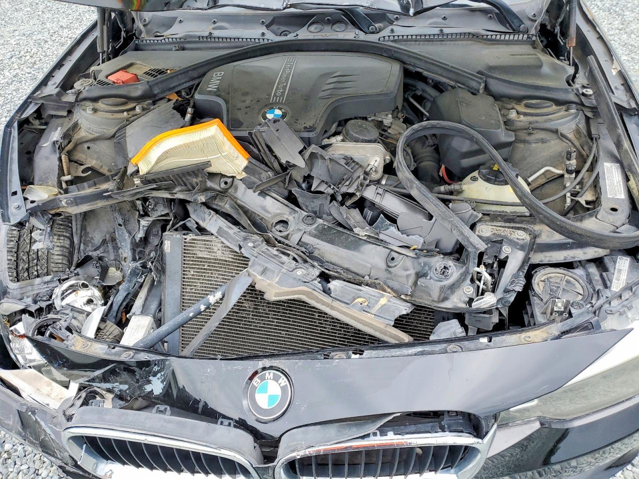 2015 BMW 320 I - zdjęcie 11
