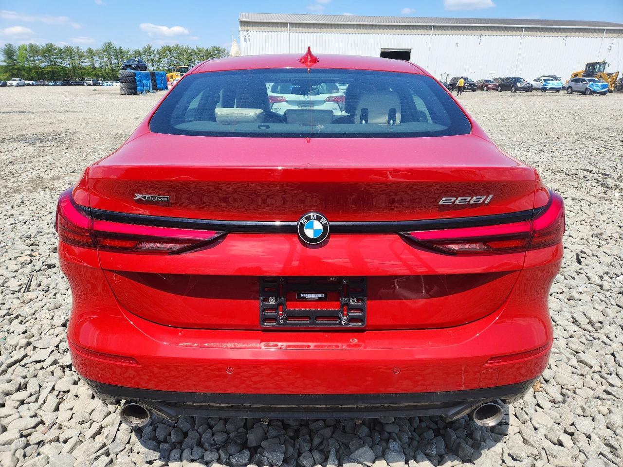 2022 BMW 228Xi - zdjęcie 6