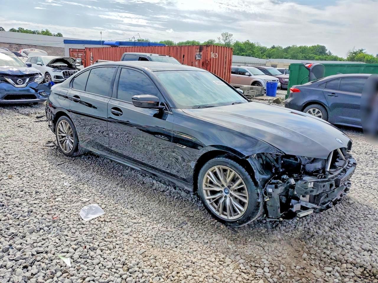 2023 BMW 330Xe - zdjęcie 4