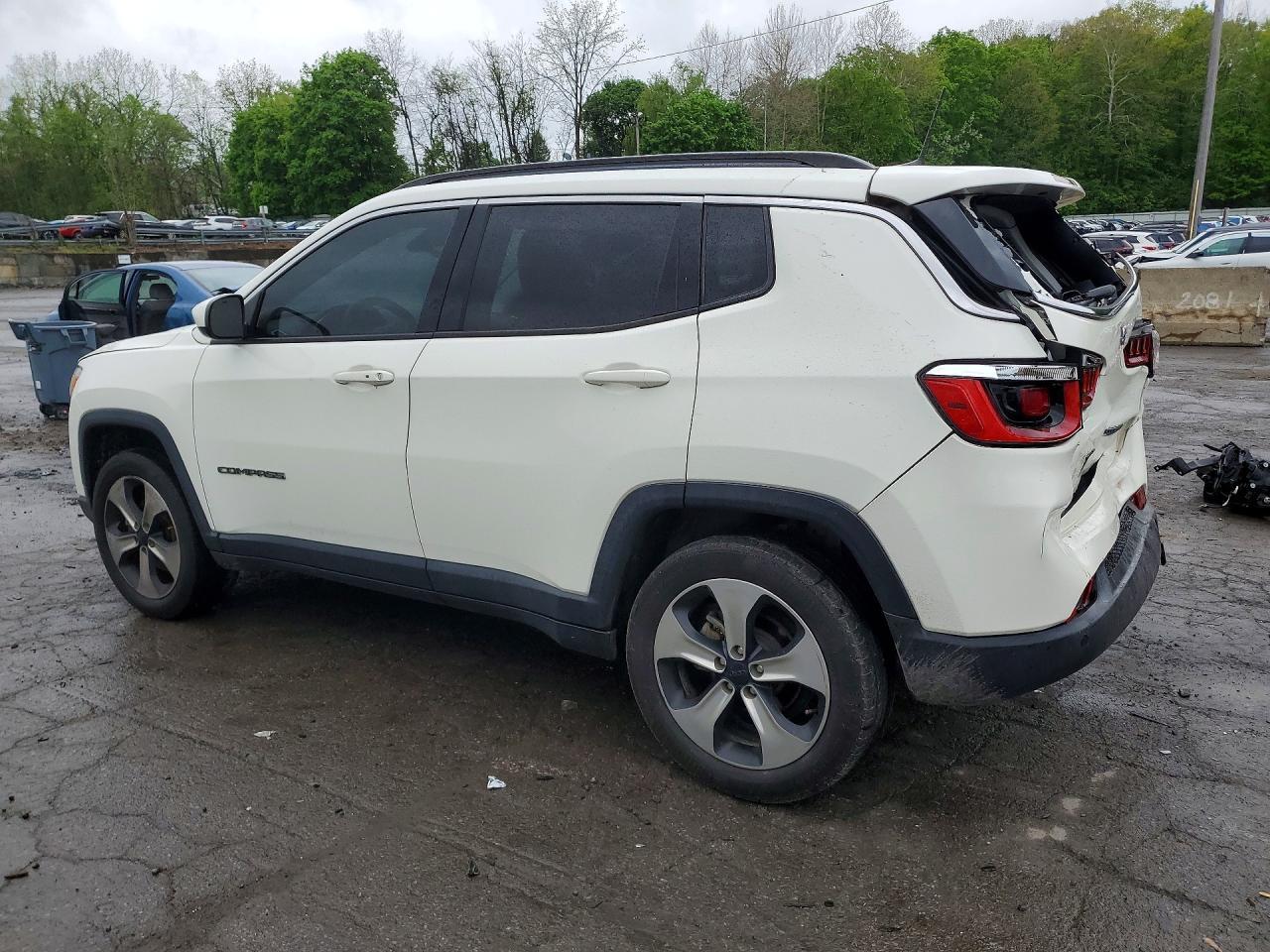 2017 Jeep Compass Latitude - zdjęcie 2