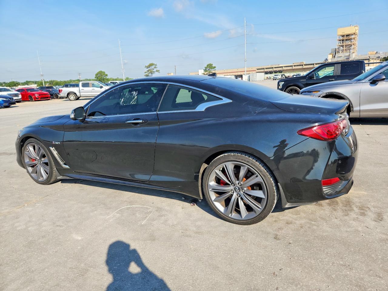 2018 Infiniti Q60 Red Sport 400 - zdjęcie 2