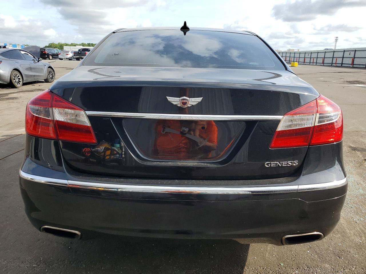 2014 Hyundai Genesis 3.8L - zdjęcie 6