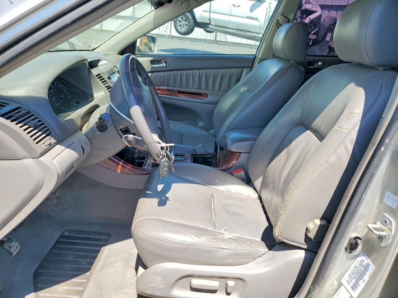 Toyota Camry - zdjęcie 7