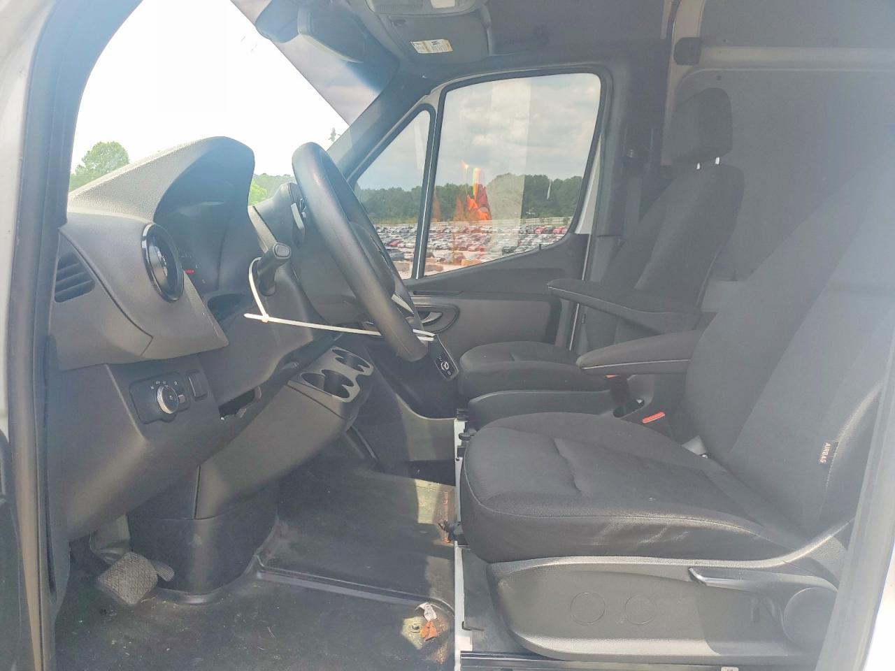 2022 Mercedes-Benz Sprinter 2500 - zdjęcie 7