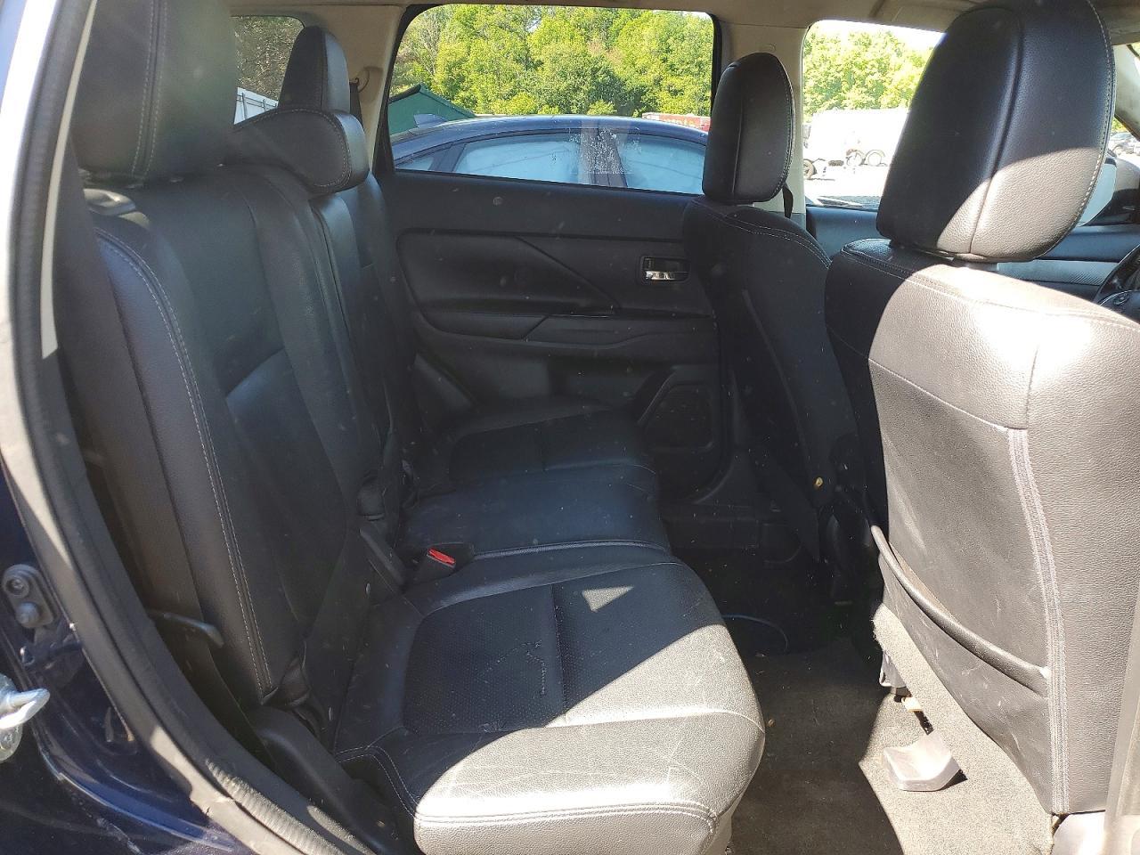 2016 Mitsubishi Outlander Se - zdjęcie 11