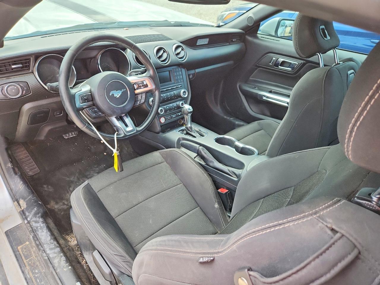 2016 Ford Mustang - zdjęcie 8