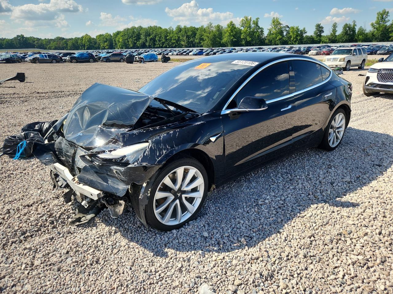 2019 Tesla Model 3 - zdjęcie główne