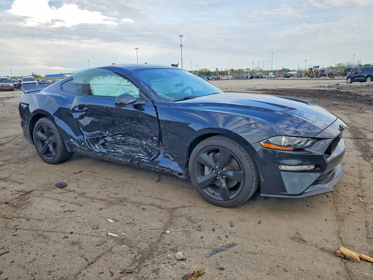 2021 Ford Mustang Gt - zdjęcie 4