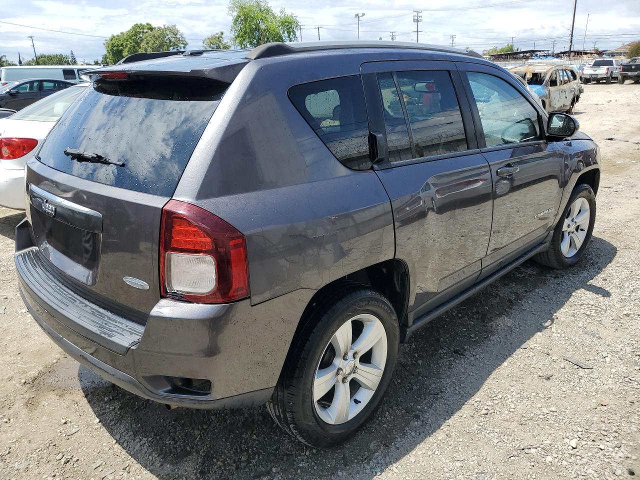 2016 Jeep Compass Latitude - zdjęcie 3