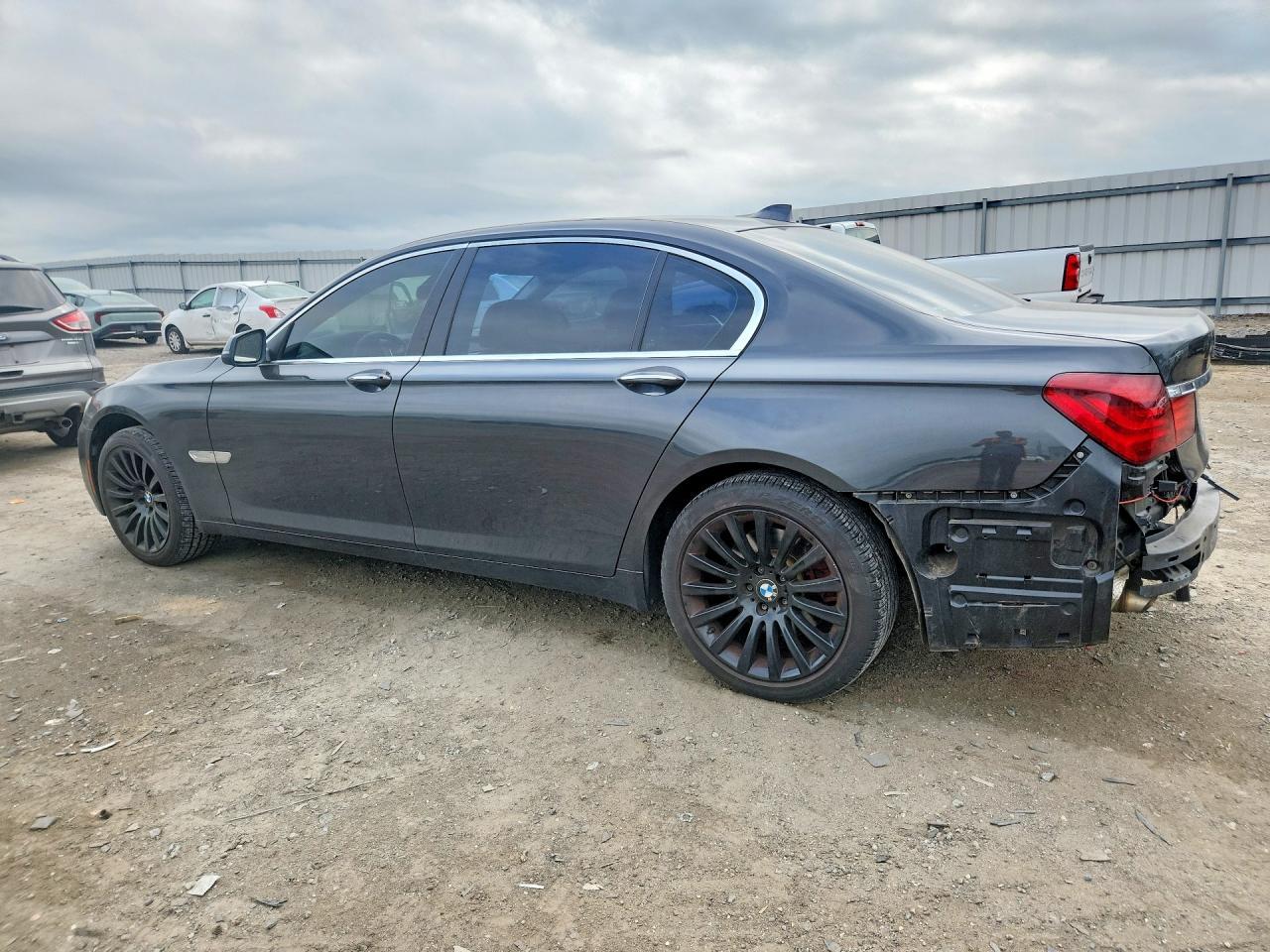 2014 BMW 740 Li - zdjęcie 2