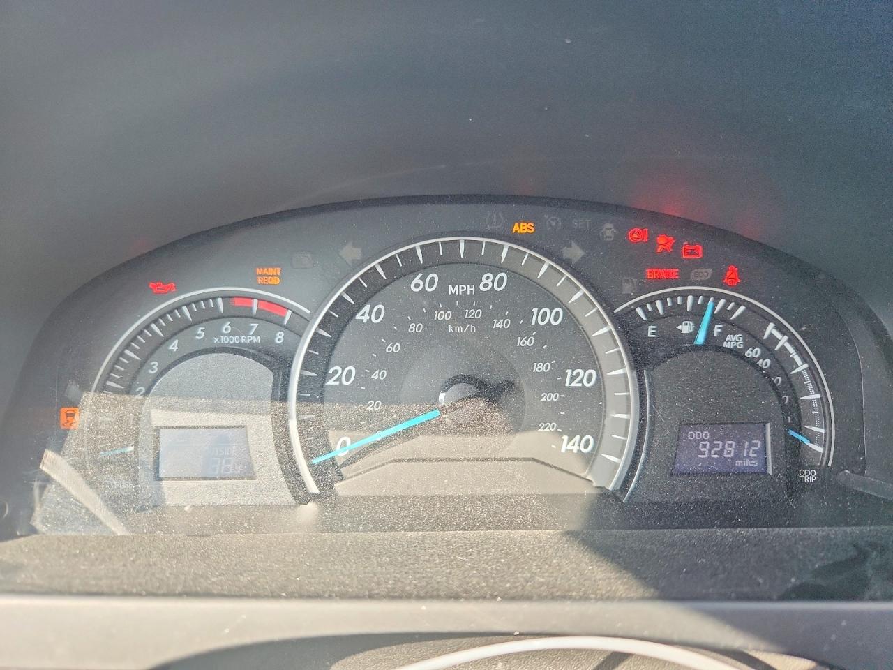 2014 Toyota Camry Le - zdjęcie 9