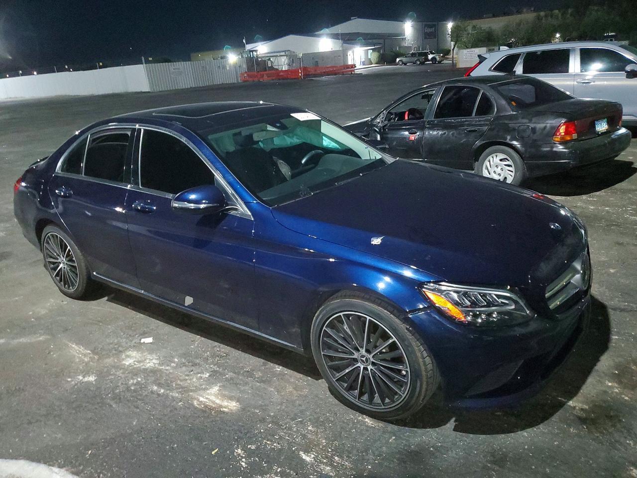 2019 Mercedes-Benz C 300 - zdjęcie 4