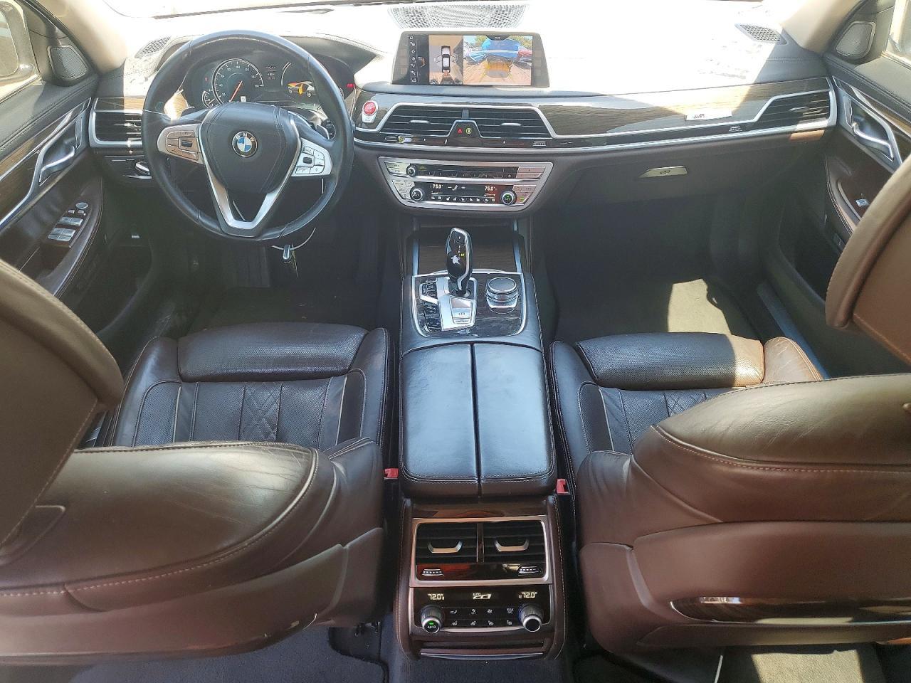 2016 BMW 750 Xi - zdjęcie 8