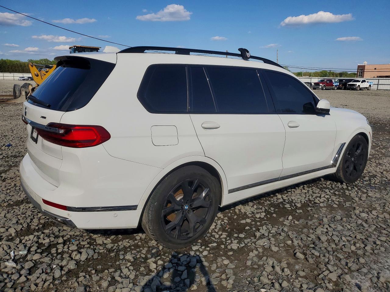 2022 BMW X7 xDrive40I - zdjęcie 3