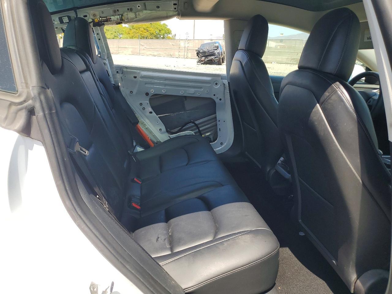 2022 Tesla Model 3 - zdjęcie 10