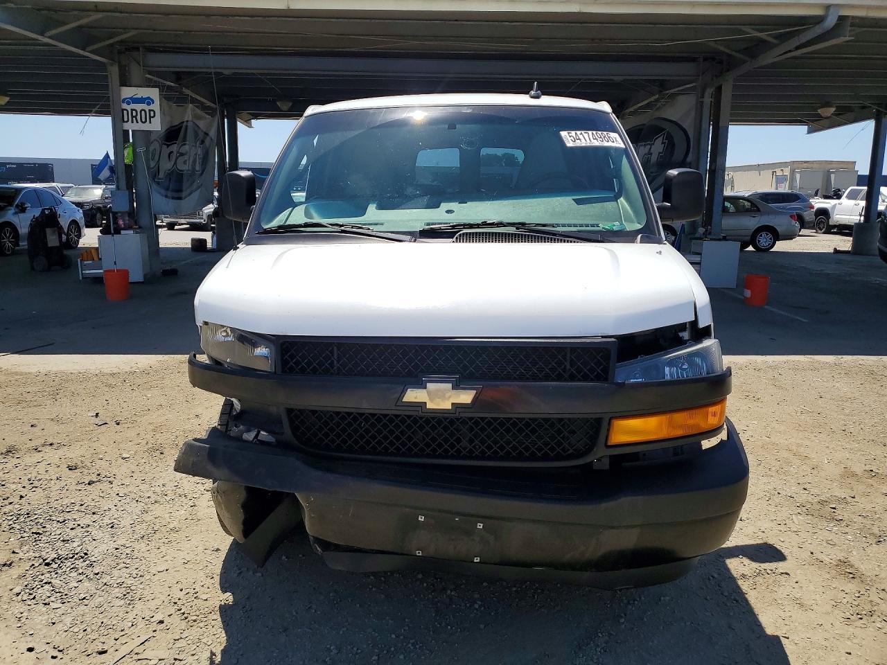 2020 Chevrolet Express G2500 - zdjęcie 5