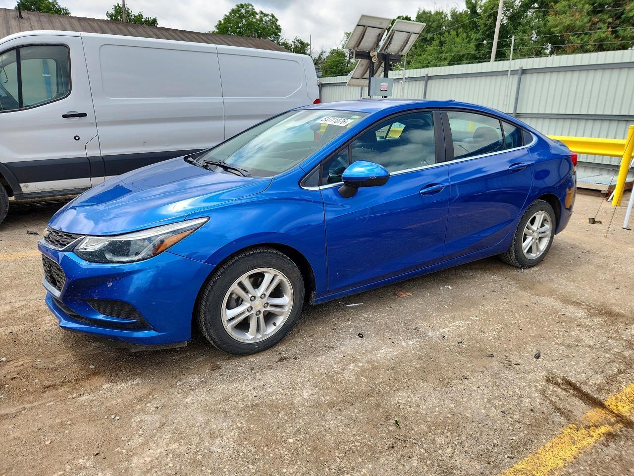 2018 Chevrolet Cruze Lt - zdjęcie główne