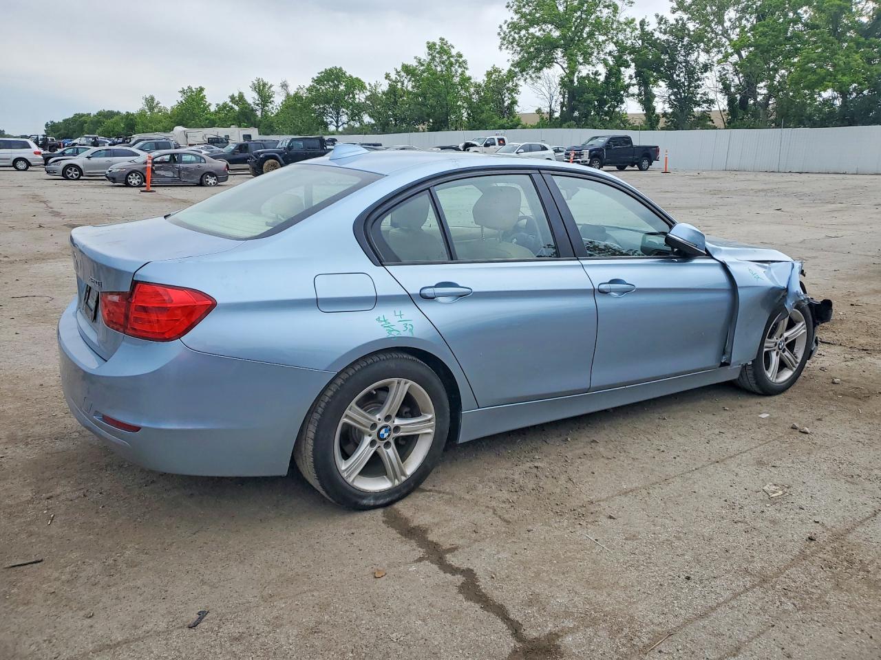 2014 BMW 320 I - zdjęcie 3