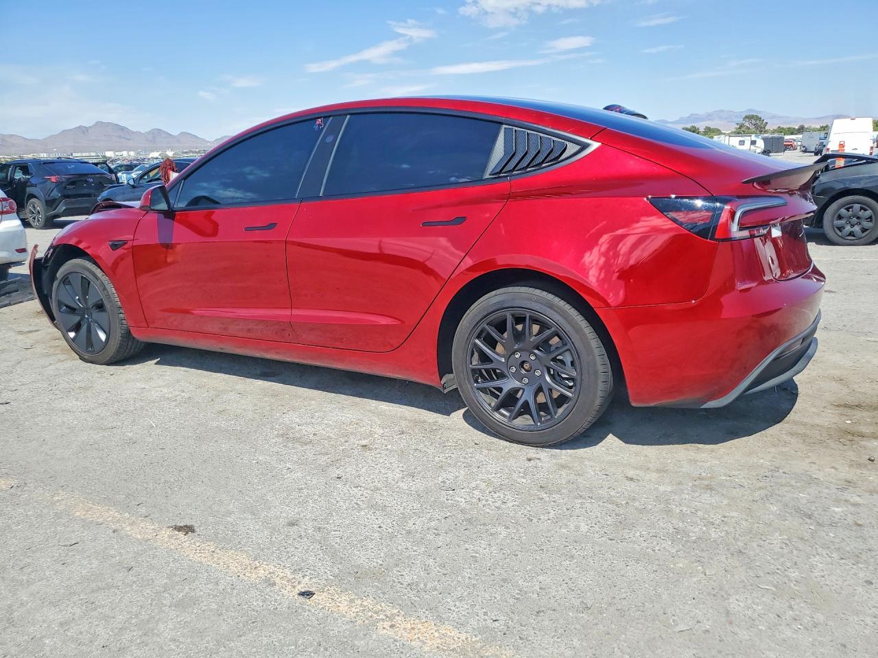 2025 Tesla Model 3 - zdjęcie 2