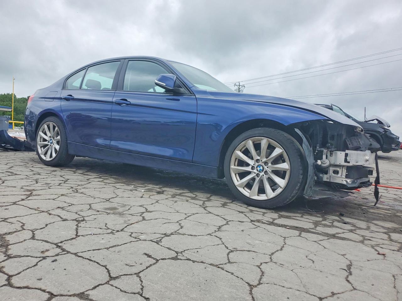 2018 BMW 320 Xi - zdjęcie 4