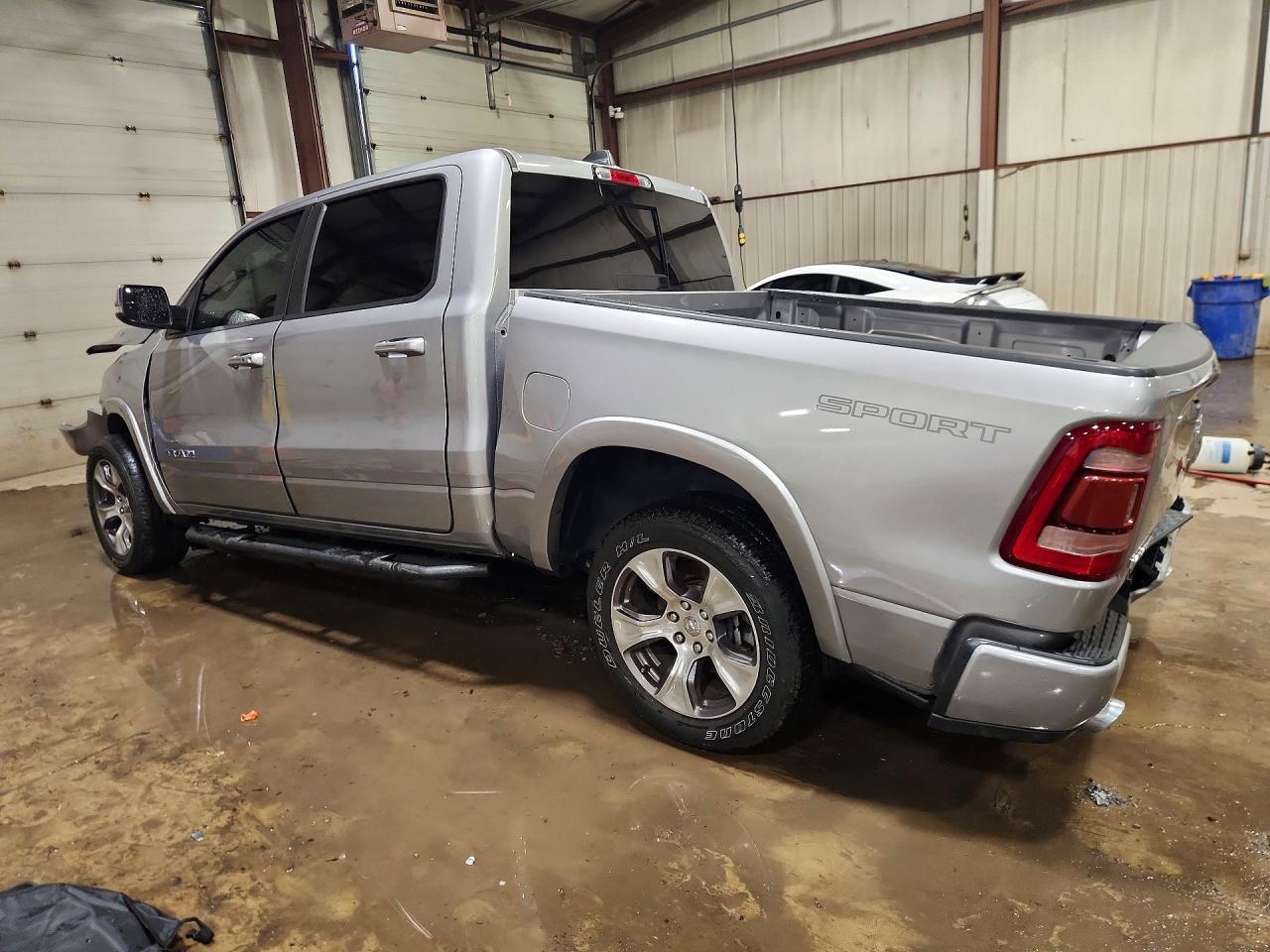 2021 Ram 1500 Laramie - zdjęcie 2