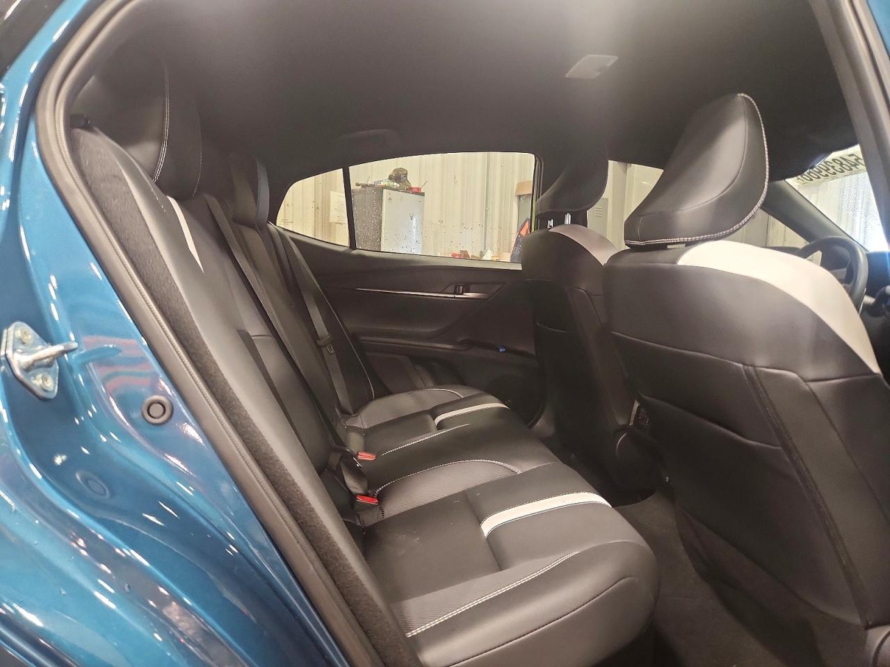 2025 Toyota Camry Xse - zdjęcie 10