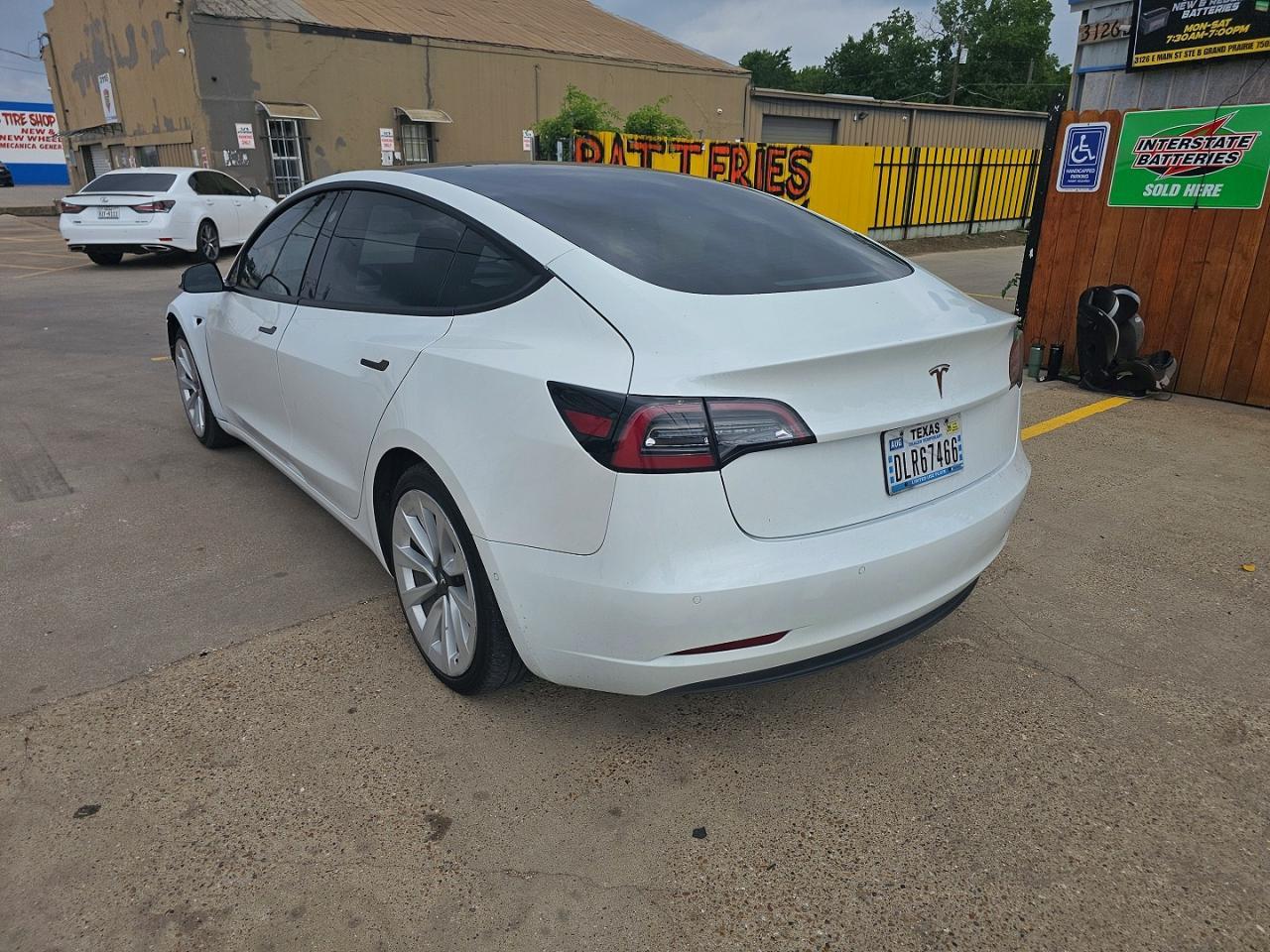2021 Tesla Model 3 - zdjęcie 3