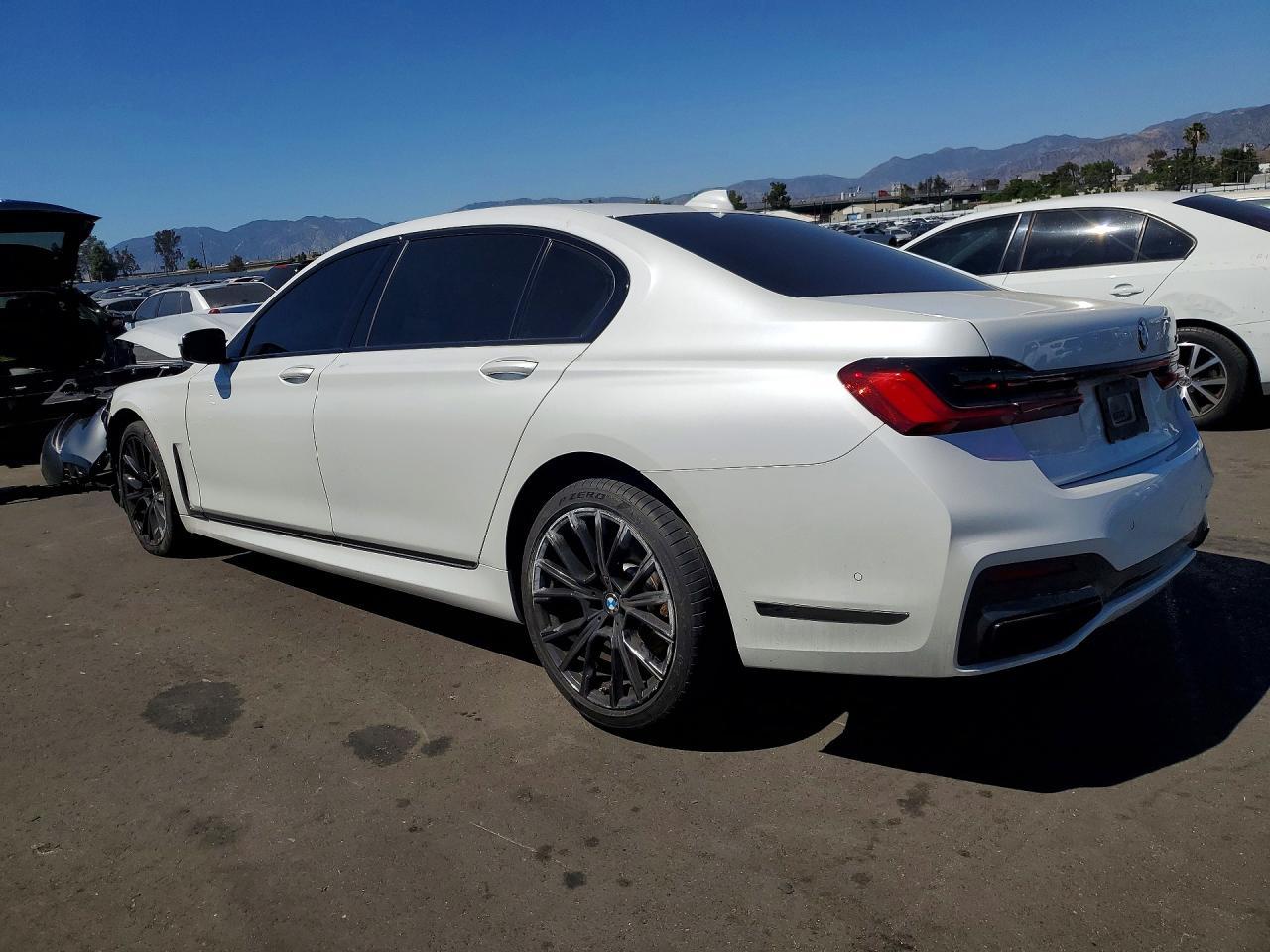 2020 BMW 740 I - zdjęcie 2