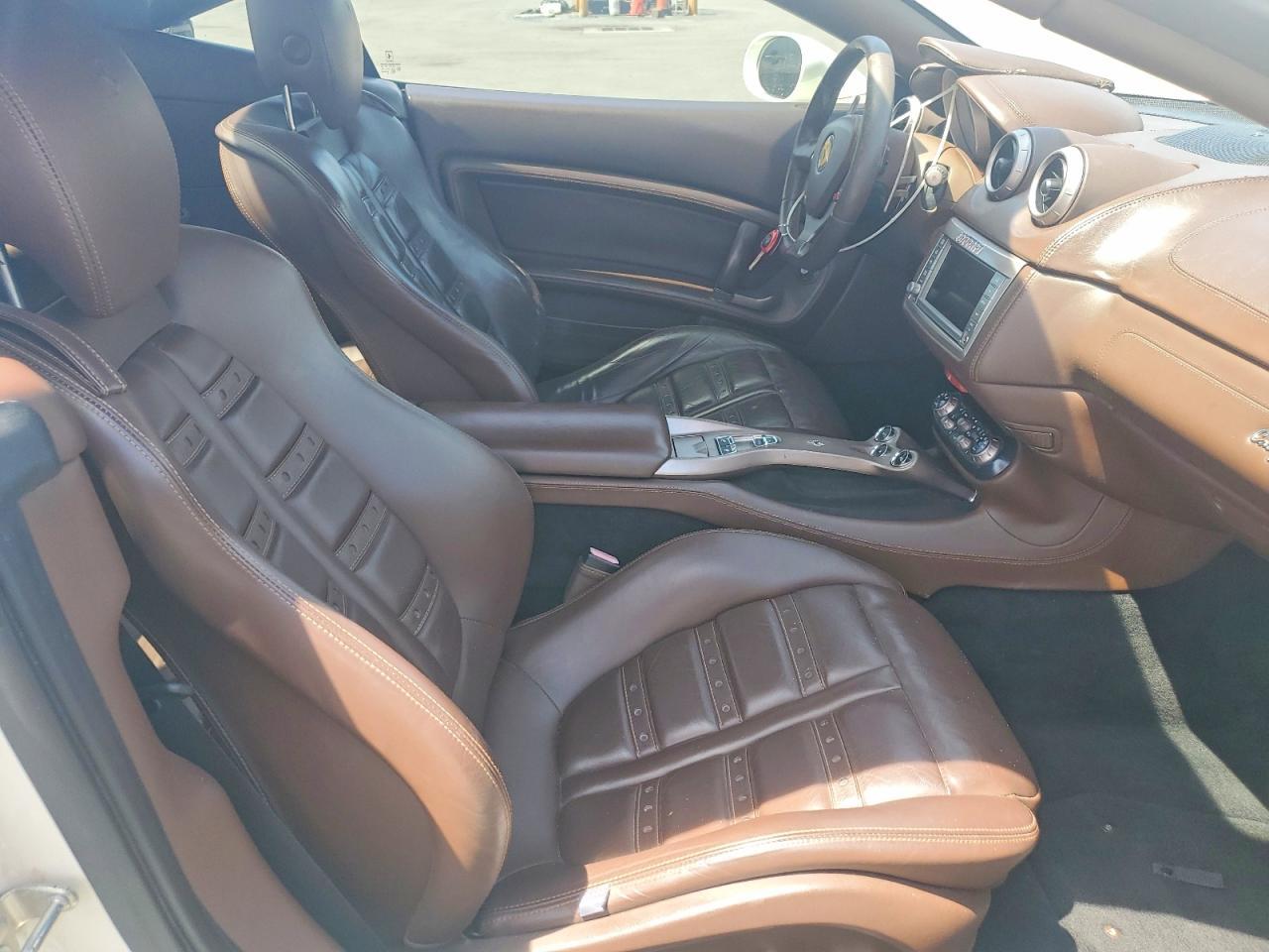 2013 Ferrari California - zdjęcie 10