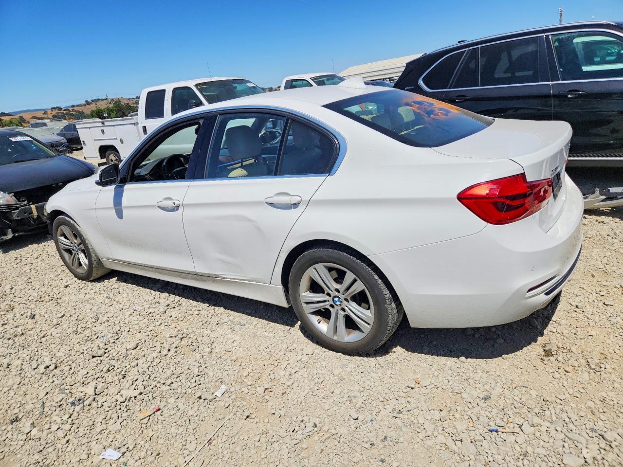 2018 BMW 330 Xi - zdjęcie 2
